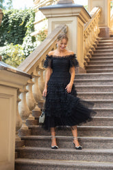 inostorâ„?Waist slimming midi dress with large skirt