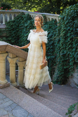 inostorâ„?Waist slimming midi dress with large skirt