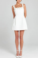 inostorâ„?Faux Pearl Flower Applique Square Neck Pocketed Mini Dress