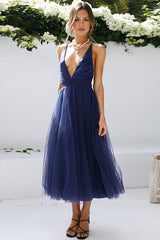 inostorâ„?Plunging Neck Backless Mesh Midi Dress