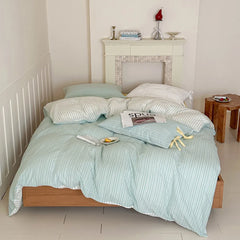 Contrast Stripe Bedding Set