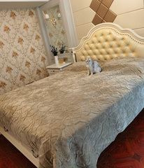 Winter Plush Quilt Set 3PCS Bedspread on the Bed Plain Embroidered Bed Cover with Shams King Size Quilted Blanket in Bed