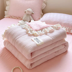 Korean Princess Style Summer Cool Quilt Comforter Soft Seersucker Lace Ruffles Summer Thin Quilt Blanket Machine Washable