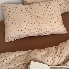 Vintage Ditsy Floral Bedding Set