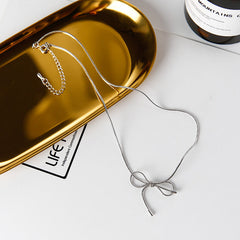 Charming Bow Choker necklace
