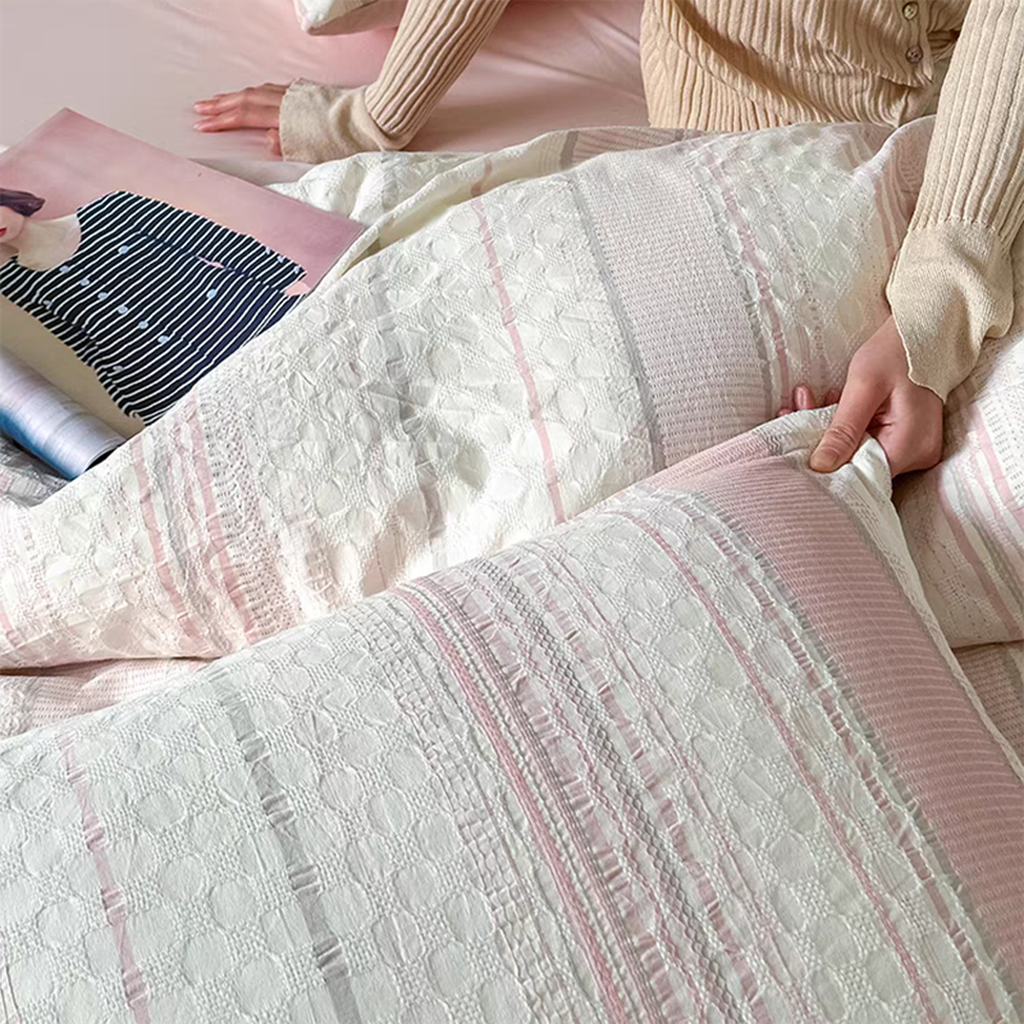 Asymmetry Jacquard Bedding Set - Pink