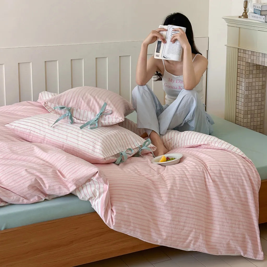 Contrast Stripe Bedding Set