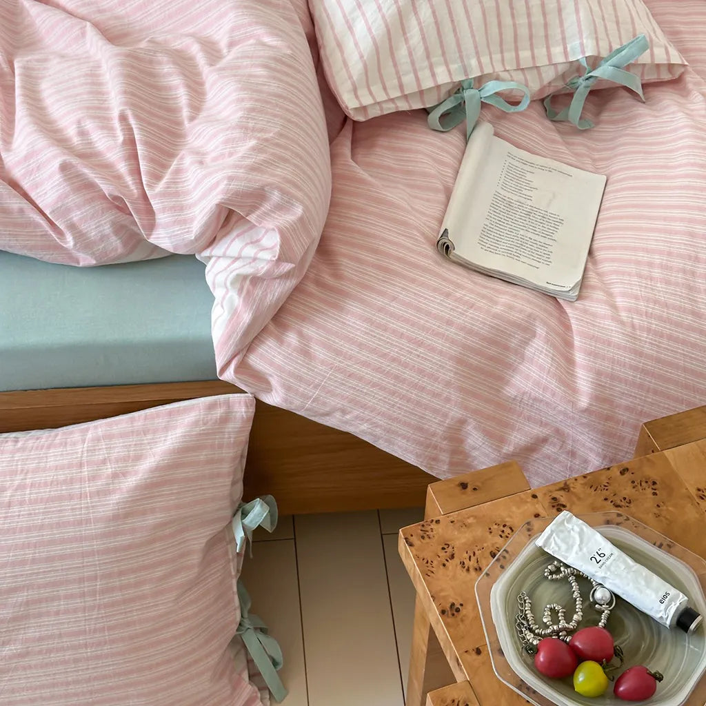 Contrast Stripe Bedding Set