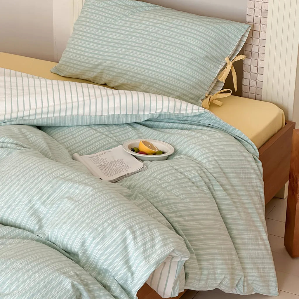 Contrast Stripe Bedding Set