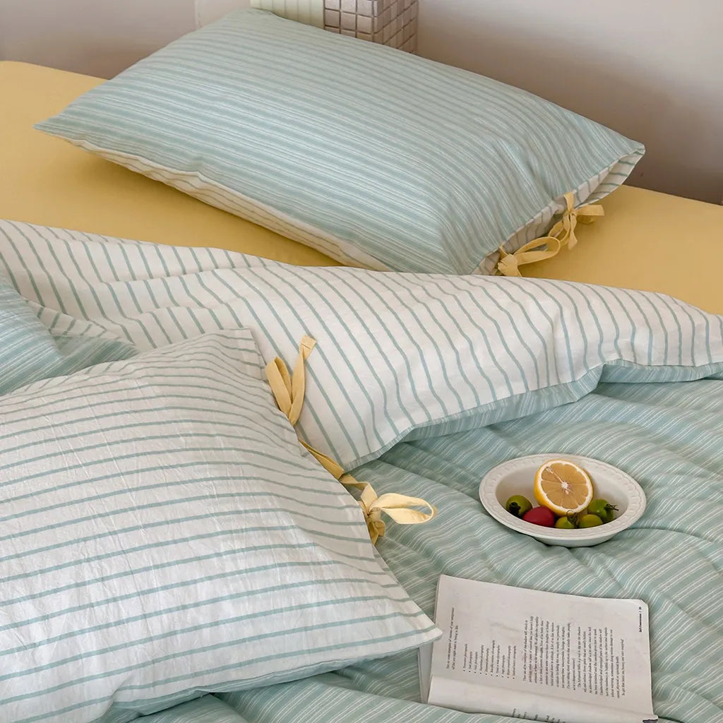 Contrast Stripe Bedding Set
