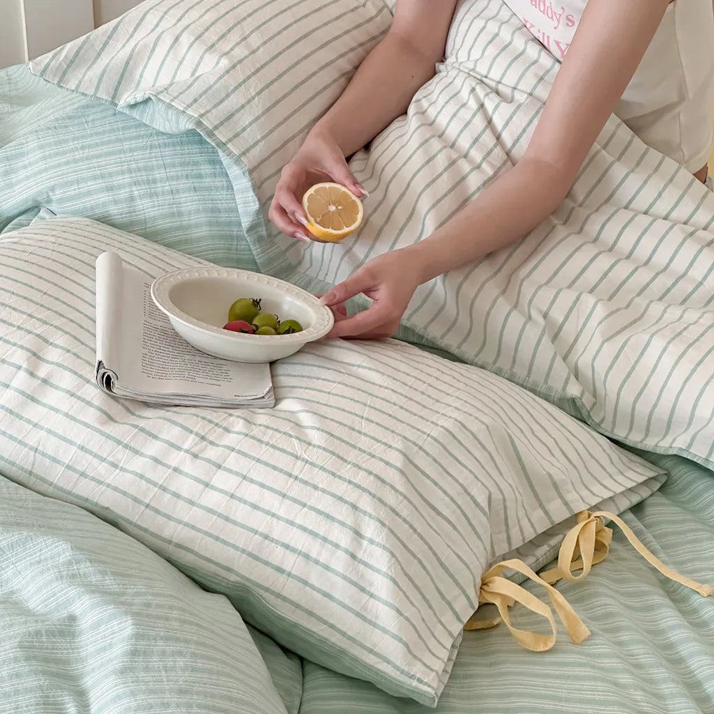 Contrast Stripe Bedding Set