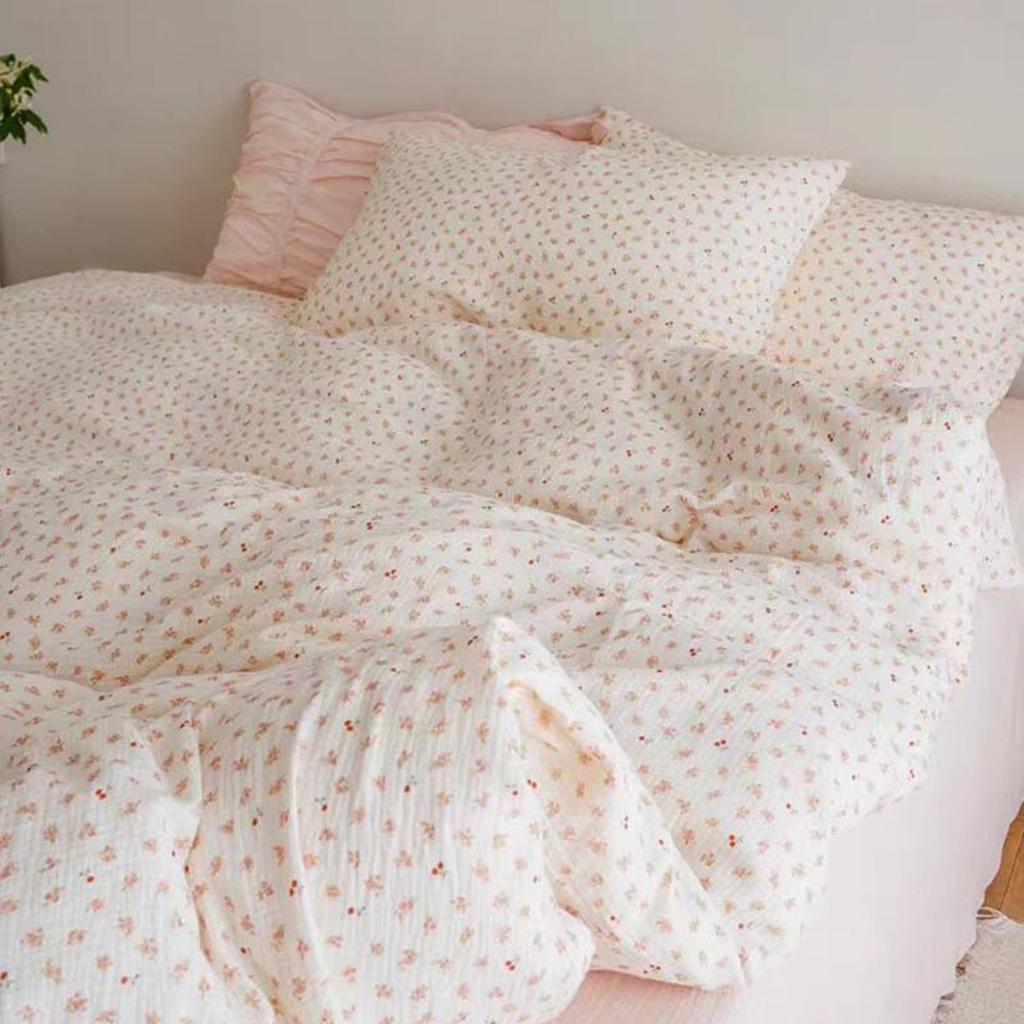 Cute Ditsy Floral Bedding Set
