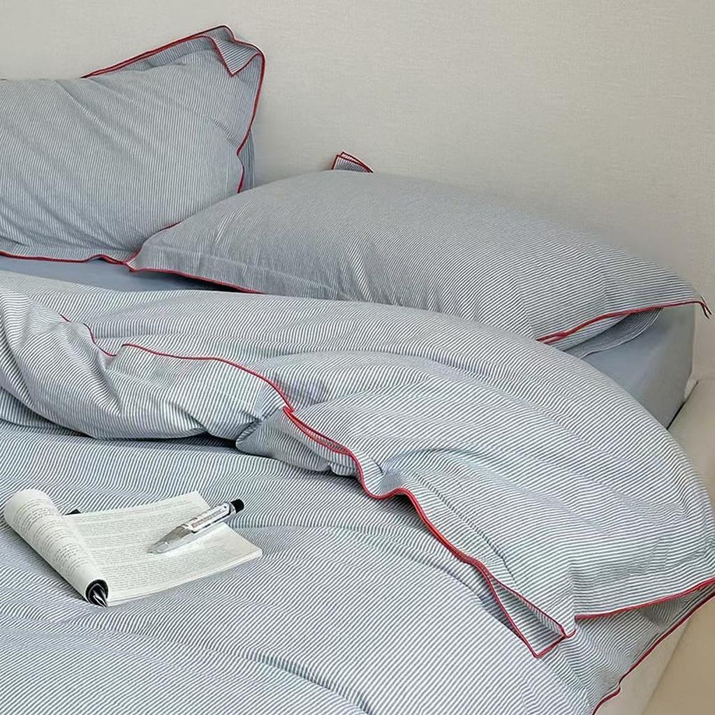 Retro Thin Striped Bedding Set