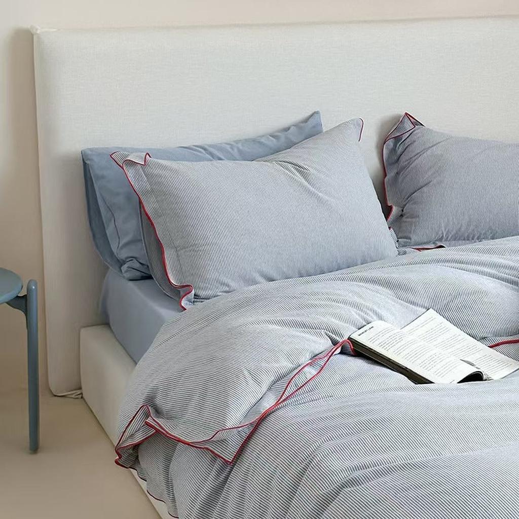 Retro Thin Striped Bedding Set