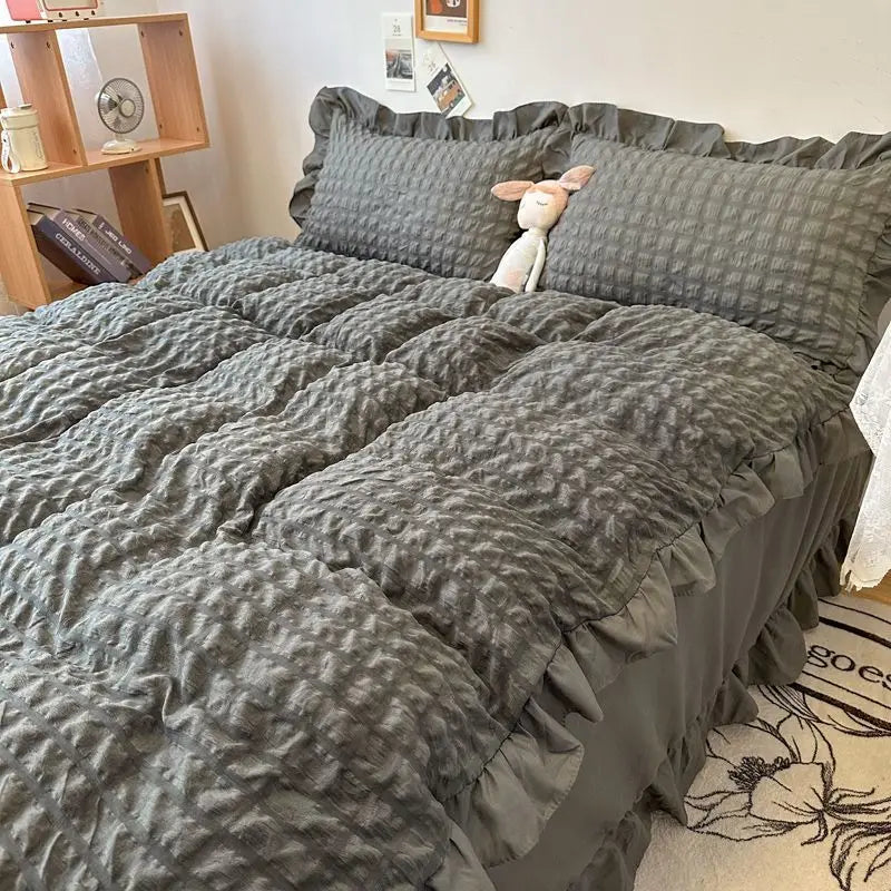 Euro Solid Color Ruffle Bedding Sets Girl Couple Fluffy Queen Duvet Cover With Bed Skirt Pillowcase Bedroom Comfort 4 Pieces Set