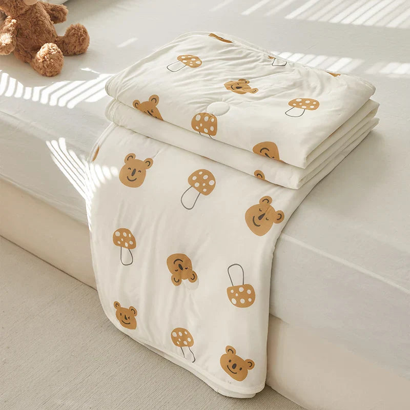 Pure Mulberry Silk Comforter for Summer/Spring Natural Long Strand Silk Fill Duvet Mulberry Silk Bedding Noiseless Lyocell Shell