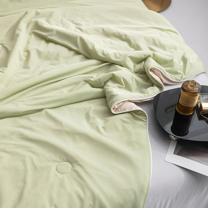 Cooling Blankets Smooth Air Condition Comforter Lightweight Summer Quilt with Double Side Cold & Cooling Fabric