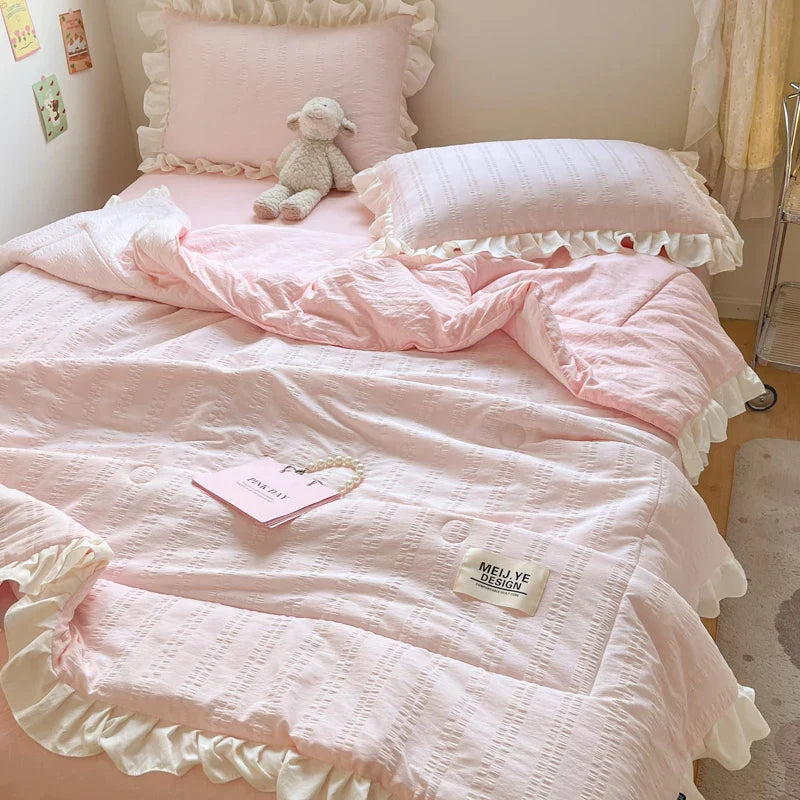 Korean Princess Style Summer Cool Quilt Comforter Soft Seersucker Lace Ruffles Summer Thin Quilt Blanket Machine Washable