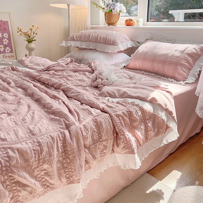 Korean Princess Style Summer Cool Quilt Comforter Soft Seersucker Lace Ruffles Summer Thin Quilt Blanket Machine Washable