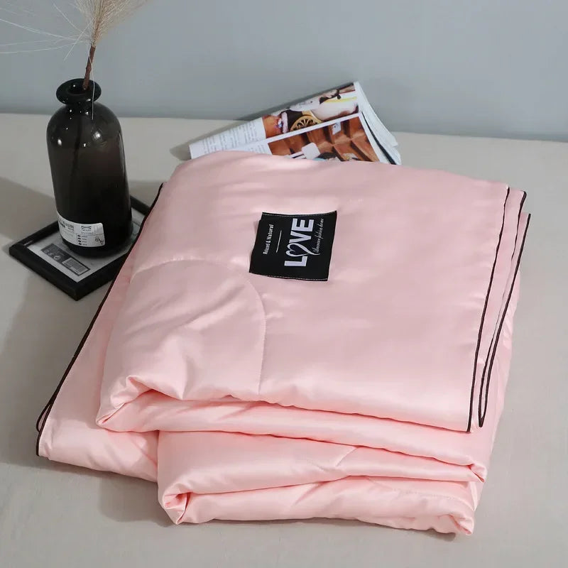 Luxury Emulation Silk Quilted Quilt Queen High End Spring Summer Satin Quilts Mechanical Wash Soft Comfortable Thin Comforter