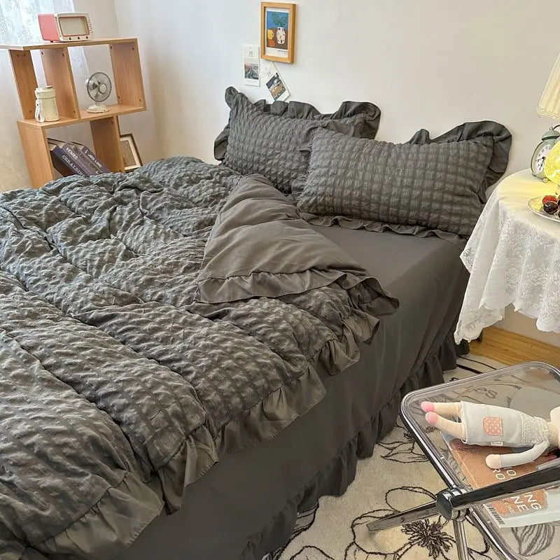 Euro Solid Color Ruffle Bedding Sets Girl Couple Fluffy Queen Duvet Cover With Bed Skirt Pillowcase Bedroom Comfort 4 Pieces Set
