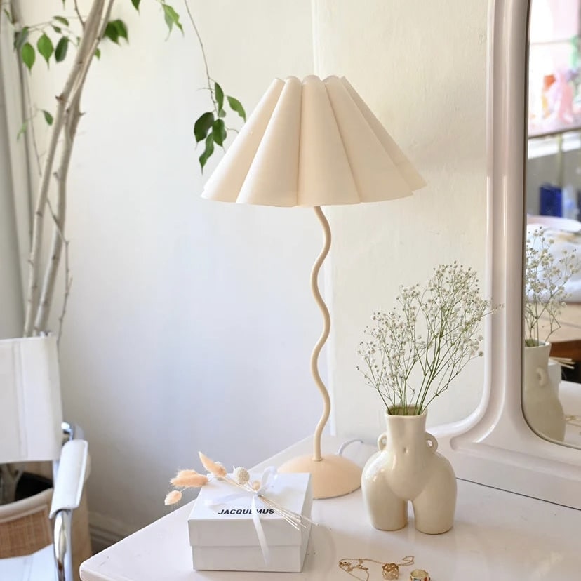 Tulip Squiggle Lamp